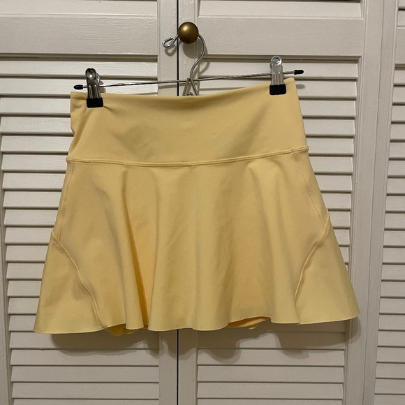 Athleta Yellow Ace Tennis 13.5 Skort Zip Pocket - Picture 2 of 2